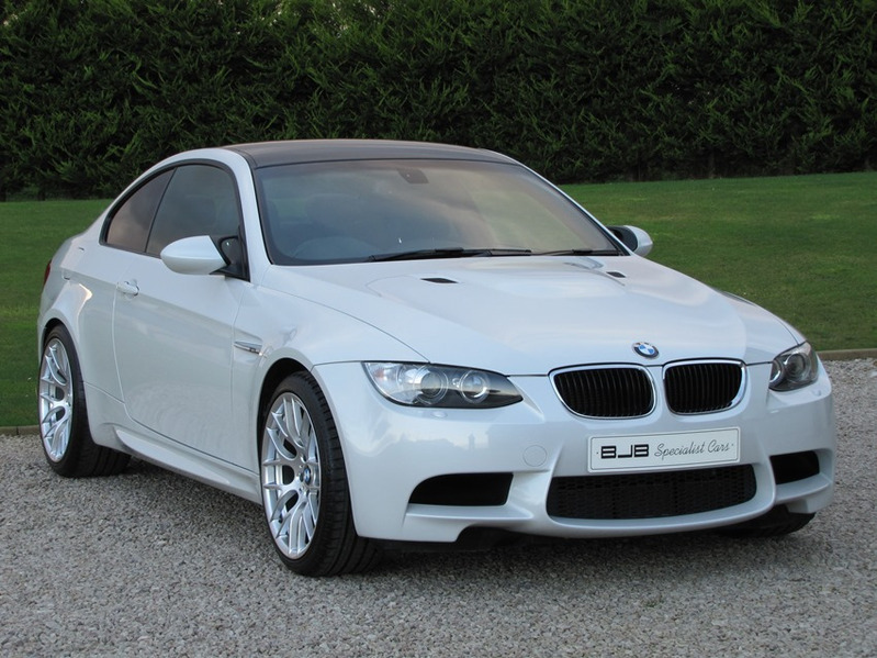 View BMW M3 DCT 4.0 V8 COUPE. MINERAL WHITE METALLIC